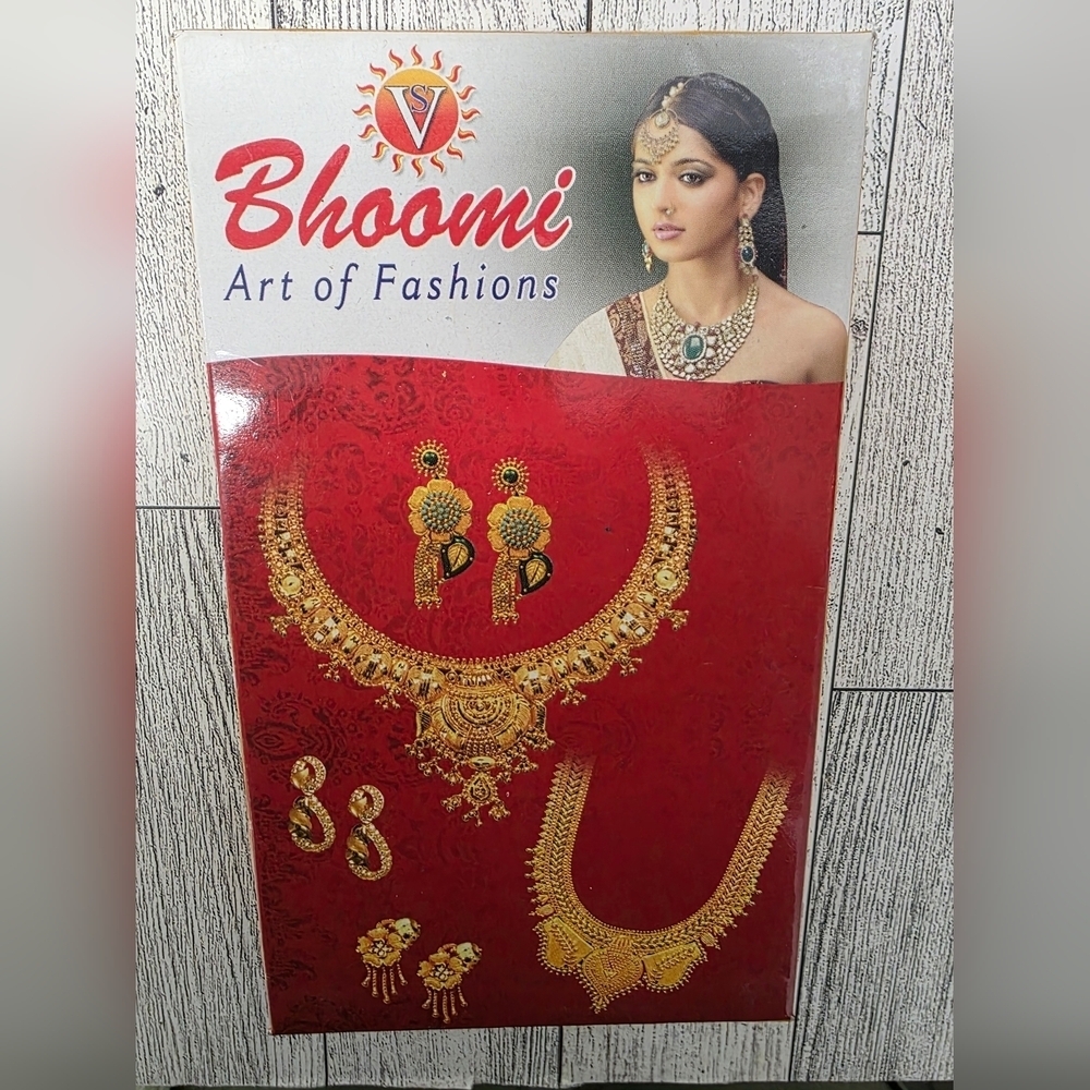 Bhoomi Elegant Gold Dangle Earrings - Picture 2 of 3